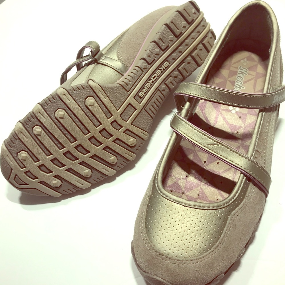 Women’s size 6.5 sketchers shoes